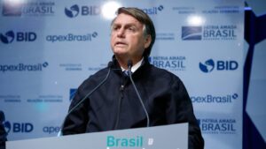 Leia mais sobre o artigo Bolsonaro diz a empresários que “não leva jeito” para ser presidente da República