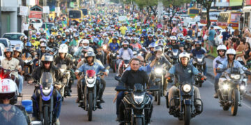 Opinião | Motociata de Bolsonaro em Manaus reúne mais de 12 mil motos e carros