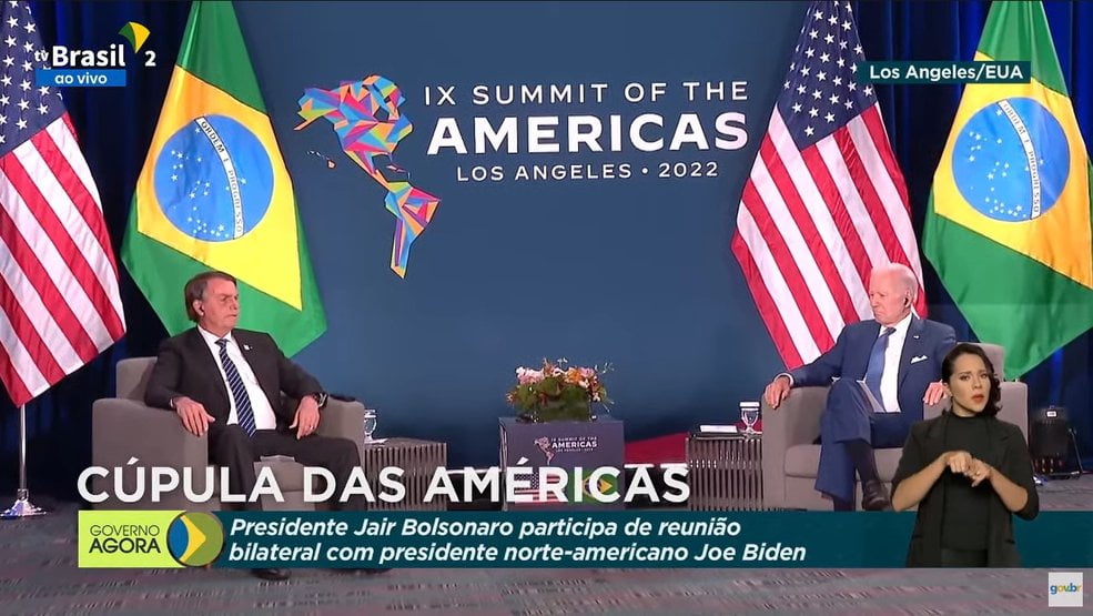 Você está visualizando atualmente Em reunião com Biden, Bolsonaro pede “eleições limpas, confiáveis e auditáveis” no Brasil