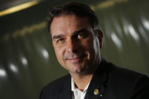 Read more about the article Flávio assume arrecadação de campanha de Bolsonaro