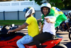 Read more about the article Junto com Bolsonaro, Delegado Pablo participa de motociata pelas ruas de Manaus
