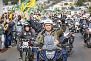Leia mais sobre o artigo Opinião | Bolsonaro confirma presença em motociata no Amazonas