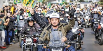 Opinião | Bolsonaro confirma presença em motociata no Amazonas