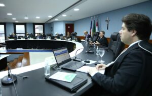 Leia mais sobre o artigo TCE-AM multa prefeito de Itacoatiara por não seguir determinações sobre vacinação contra Covid-19