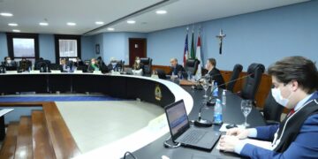 Pleno do TCE-AM reprova contas de ex-presidente da Câmara de Envira