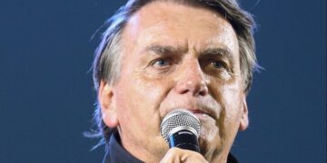 Mendonça é um “freio” para conter ativismo judicial do STF, diz Bolsonaro