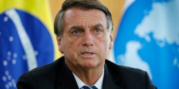Bolsonaro faz reunião com base parlamentar para cobrar empenho na campanha eleitoral