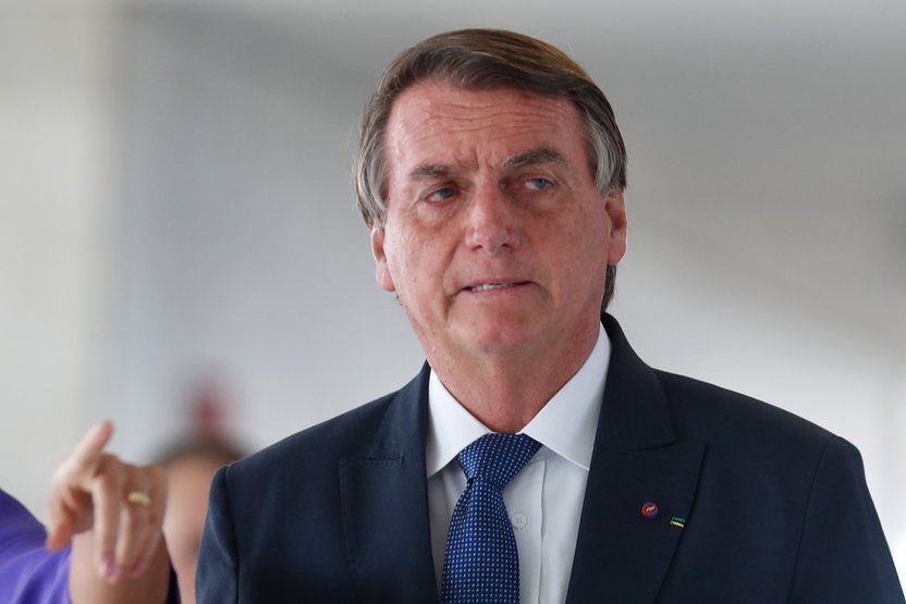 You are currently viewing Bolsonaro: ‘É o lado de lá que dá facada, cospe, destrói patrimônio’