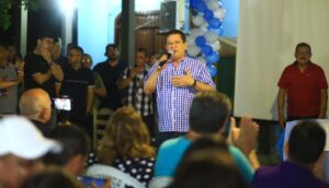 Leia mais sobre o artigo Em pré-campanha, Alfredo Nascimento participa de evento em Presidente Figueiredo