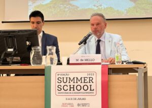 Leia mais sobre o artigo Coordenador-geral da Escola de Contas Públicas do TCE-AM palestra em evento internacional na Itália