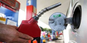 Bolsonaro anuncia redução do preço da gasolina a partir de amanhã