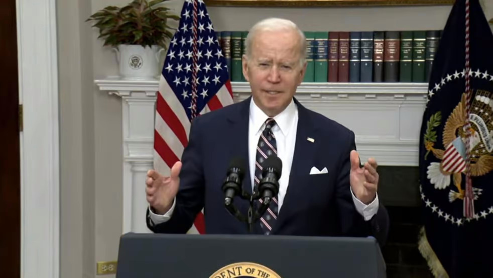 You are currently viewing Biden assina decreto para ampliar acesso a aborto nos EUA