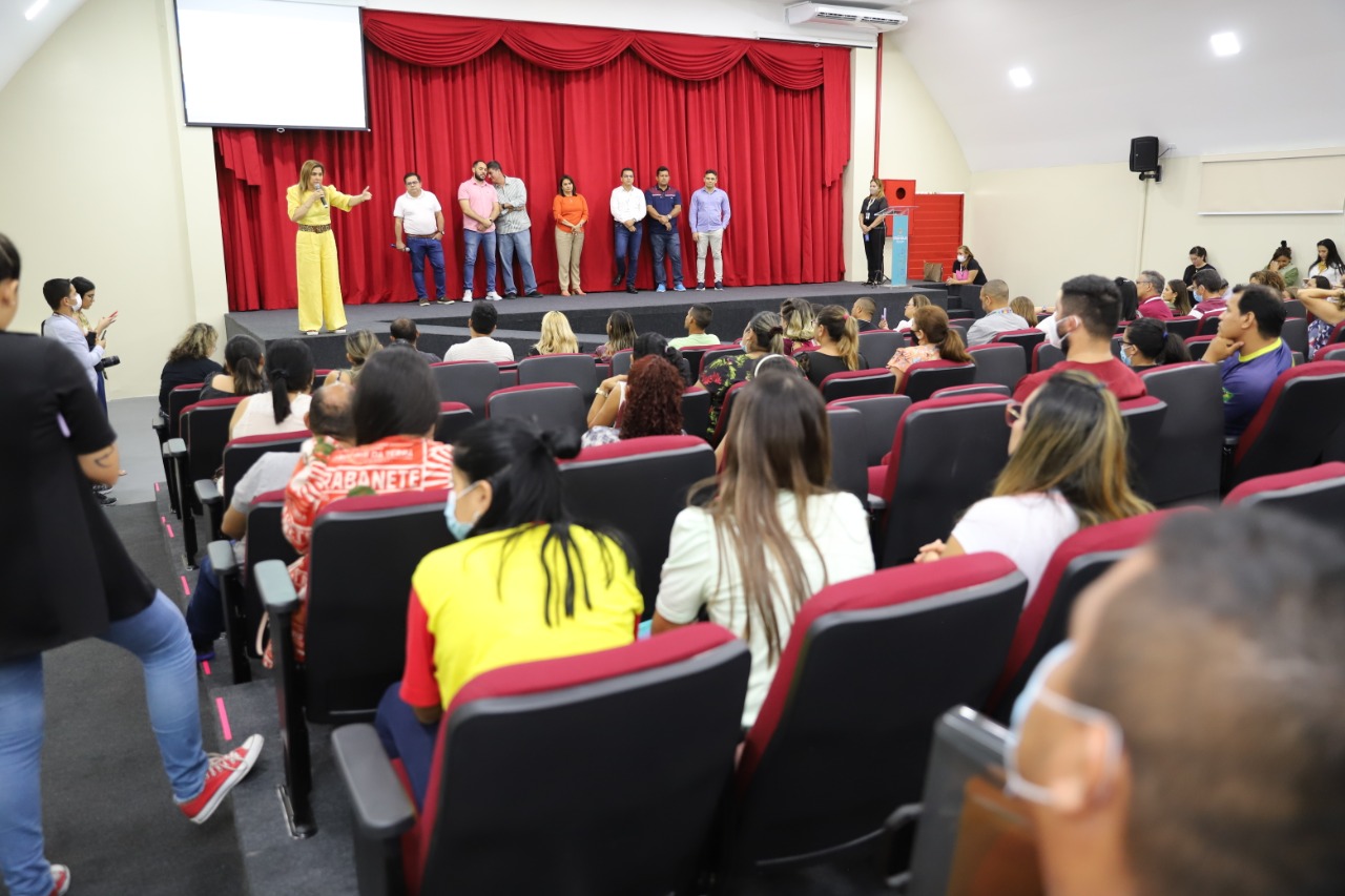 You are currently viewing Prefeitura de Manaus realiza acolhida a 200 convocados do concurso público da Semed