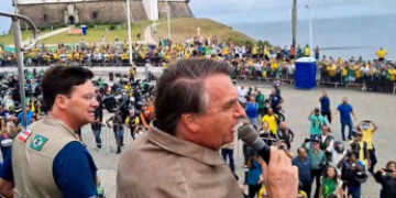 Bolsonaro promete “um dos combustíveis mais baratos do mundo”
