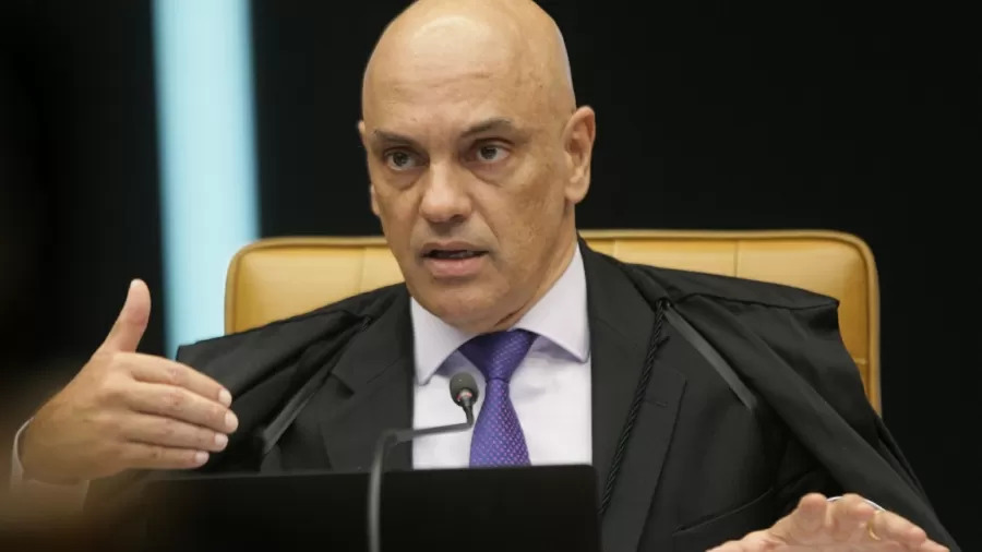 Você está visualizando atualmente Governo Bolsonaro tenta convencer Moraes a mudar teste de urna feito no dia da eleição