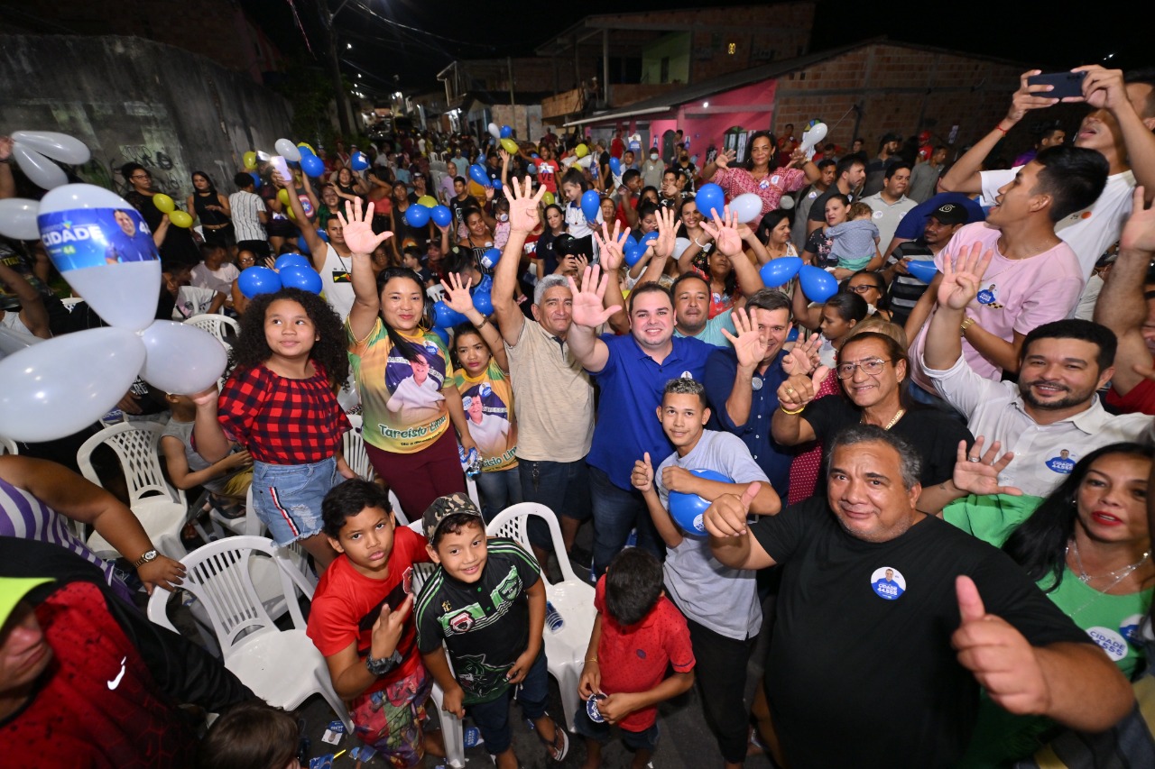 Você está visualizando atualmente No Novo Aleixo e Jorge Teixeira, candidato à reeleição Roberto Cidade reforça seu compromisso em trabalhar pelo bem da população