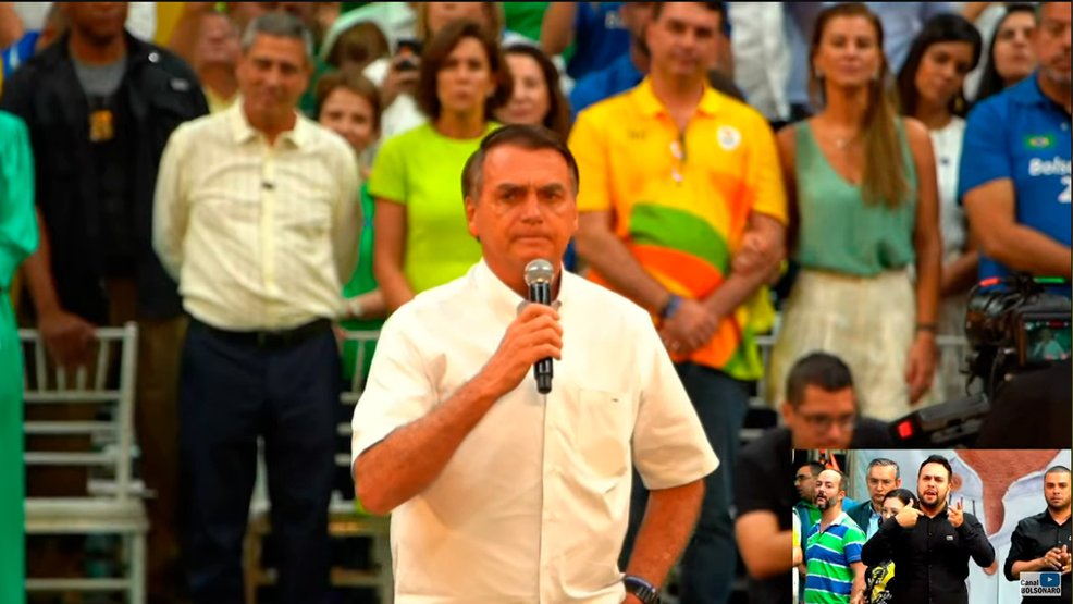 Você está visualizando atualmente Bolsonaro volta a criticar “Carta aos Brasileiros”: “Manifesto de empresários mamíferos”