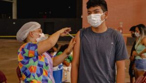 Leia mais sobre o artigo Vacina contra a Covid-19 será ofertada em 69 unidades da Prefeitura de Manaus neste sábado