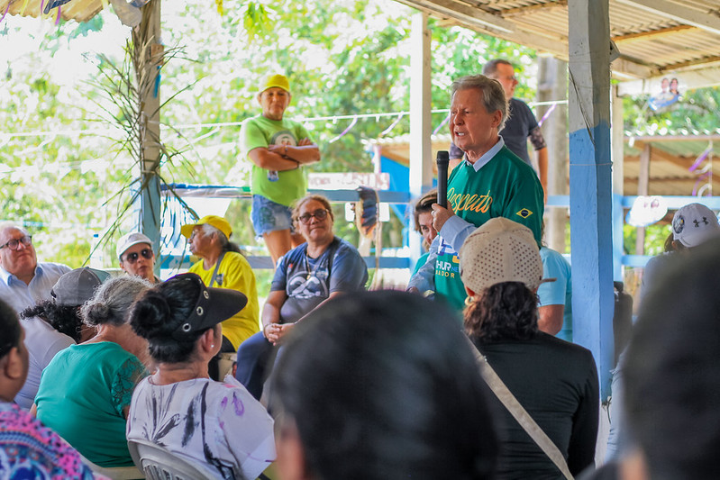 Você está visualizando atualmente Arthur Neto fala de luta para quebrar isolamento em visita a comunidade ribeirinha de Manaus