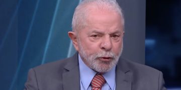 Lula diz a revista inglesa que “PT está cansado de pedir desculpas” por corrupção