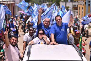 Leia mais sobre o artigo Candidato à reeleição, Roberto Cidade cumpre agenda de campanha nos municípios de Urucurituba e Itapiranga