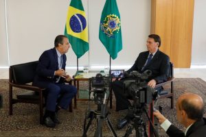 Leia mais sobre o artigo Ao lado de Malafaia, Bolsonaro tem conversa com pastores no Recife