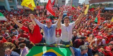 ‘Não vai faltar transporte’, promete Lula na briga contra a abstenção