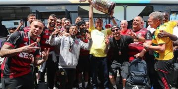 Bolsonaro recepciona Flamengo após conquista da Libertadores