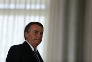 Leia mais sobre o artigo Sem mencionar derrota nas urnas, Bolsonaro condena atos de caminhoneiros e diz que seguirá Constituição