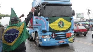 Leia mais sobre o artigo Mesmo com pedido de Bolsonaro, protestos seguem em rodovias federais de 11 estados