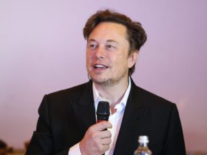 Leia mais sobre o artigo Elon Musk diz que renunciará como CEO do Twitter assim que encontrar sucessor