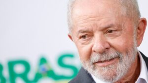 Leia mais sobre o artigo Lula apresenta lista com 16 ministros, com Alckmin e domínio do PT