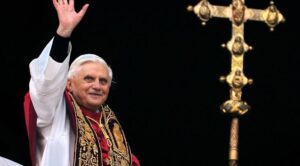 Leia mais sobre o artigo Morre Papa Bento XVI