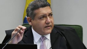 Leia mais sobre o artigo Nunes Marques envia à PGR pedido de investigação feito por Bolsonaro contra Lula e Gleisi