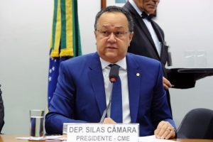 Leia mais sobre o artigo Barroso valida acordo e Silas Câmara pagará R$ 242 mil por “rachadinha”
