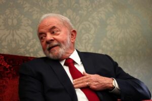 Leia mais sobre o artigo Lula mentiu quando diz que inteligência militar não alertou o governo federal sobre risco de invasões