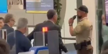 Barroso é confrontado por passageiros em aeroporto de Miami: ‘Sai do voo’
