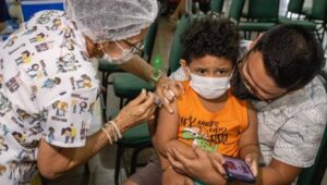 Leia mais sobre o artigo Prefeitura informa que Manaus está sem doses de vacina contra a Covid para o público de 5 a 11 anos