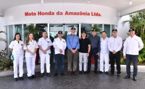 Leia mais sobre o artigo Prefeito de Manaus visita Moto Honda e destaca importância de iniciativas ambientais em Manaus