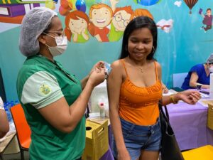 Leia mais sobre o artigo ‘Vacine Já!’: Imunização contra a Covid-19 segue disponível em shopping nesta sexta-feira, sábado e domingo