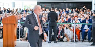 Lula faz reunião de emergência com ministros para discutir desastres naturais