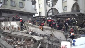 Leia mais sobre o artigo Nº de mortes causadas por terremoto na Turquia e Síria passa de cinco mil
