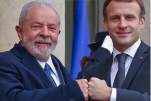 Leia mais sobre o artigo Macron acena a Lula com plano para fim da guerra na Ucrânia