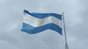 Leia mais sobre o artigo Inflação na Argentina chega aos três dígitos