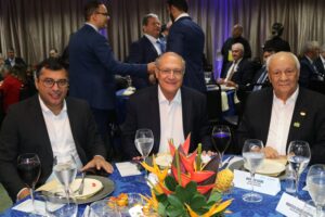 Leia mais sobre o artigo Alckmin garante manter competitividade da ZFM em visita a Manaus