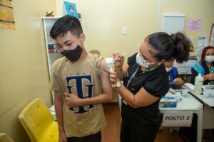 Leia mais sobre o artigo Prefeitura de Manaus oferta dose adicional para crianças imunossuprimidas de 5 a 11 anos