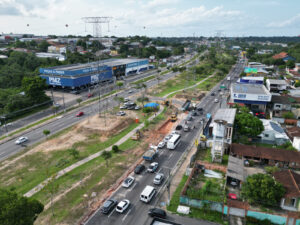 Leia mais sobre o artigo Prefeitura constrói pista de desaceleração em parte da estrutura de viaduto na avenida das Torres