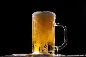Leia mais sobre o artigo Cervejinha pós eleição? Preço dispara e bebida fica mais cara em 2023