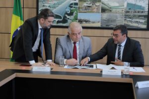 Leia mais sobre o artigo Wilson Lima reúne com ministro de Portos e Aeroportos em busca de melhorar infraestrutura do Amazonas