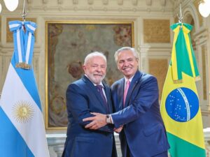 Leia mais sobre o artigo Lula se reuniu 3 vezes mais com governantes estrangeiros do que com parlamentares